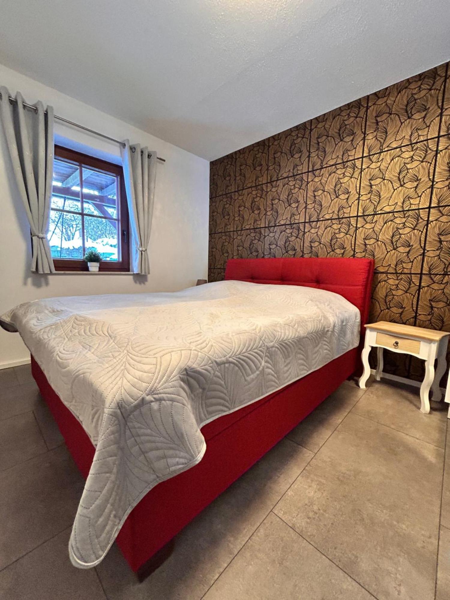 Ferienwohnung Mit Gartennutzung, Garage Und Wallbox Ebersbach-Neugersdorf ภายนอก รูปภาพ
